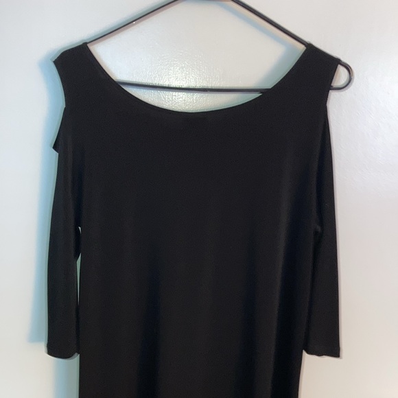 Clara Sun Woo, Size M, Black cut out Shoulder, Tunic Top - Picture 8 of 11